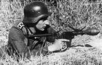Немецкий солдат с Sturmpistole