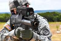 Солдат армии США с гранатометом XM-25