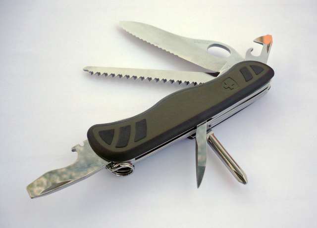 Швейцарский армейский нож 2008 года – Soldatenmesser 08