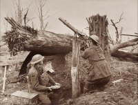Австралийские солдаты с пулеметом Lewis на Первой Мировой Войне