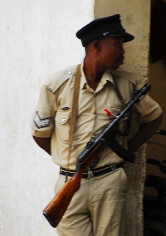 Африканский полицейский с ППШ-41