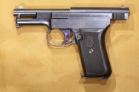 Пистолет Mauser 1910/14, затвор установлен на затворную задержку